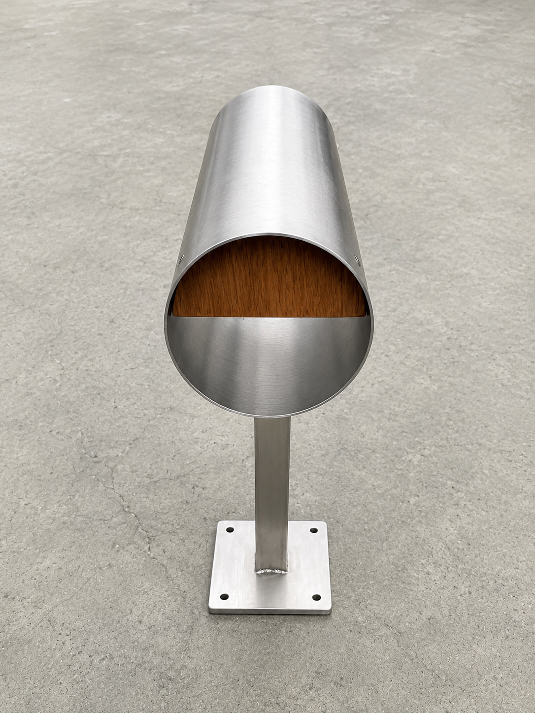 SS Letterbox — Side detail